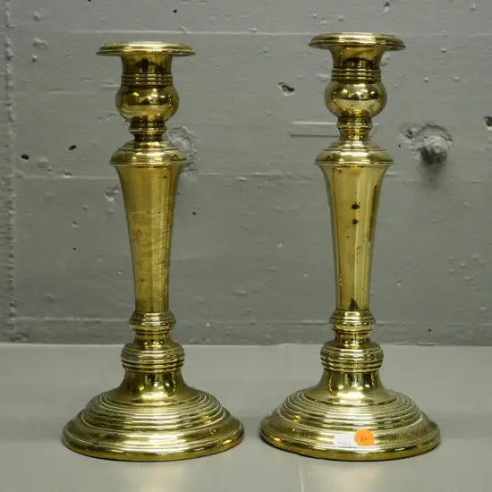 pair of large turned brass candlesticks H-290