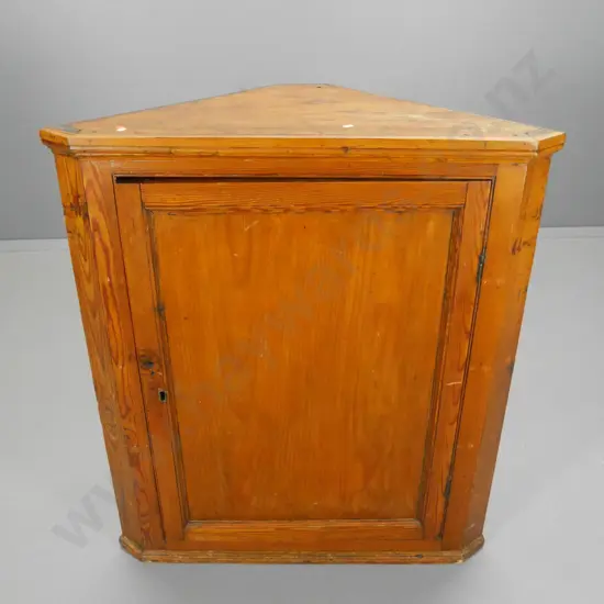 antique cedar wall hanging corner cabinet with scalloped shelves, with key, missing knob H-940 W-840 D-470