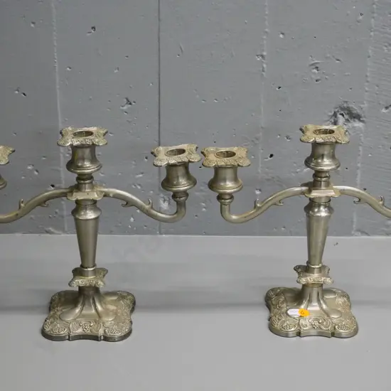 pair of heavy grape-pattern plated 3-candle candelabra H-250 W-280