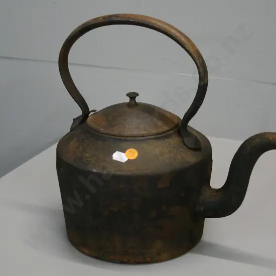 vintage cast-iron kettle - corrosion and some pitting H-310 W-300