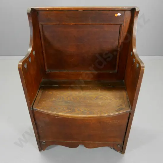 deco oak settle / lift-up hall seat with heart-shaped keyhole sides - some splitting on ends H-930 W-620 D-390