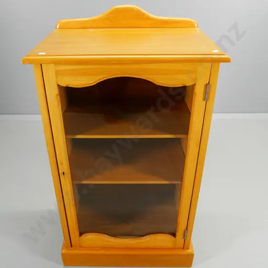 kauri cabinet with single glazed door, 2 adjustable shelves lockable, with key. H-980 W-560 D-370