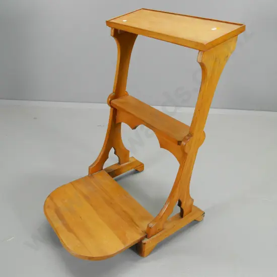 rimu prayer kneeler - some scratches H-890 W-510 D-600