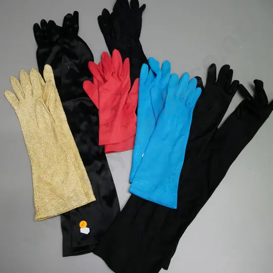 6 pairs of lady's vintage evening dress gloves - longest pair is L-570