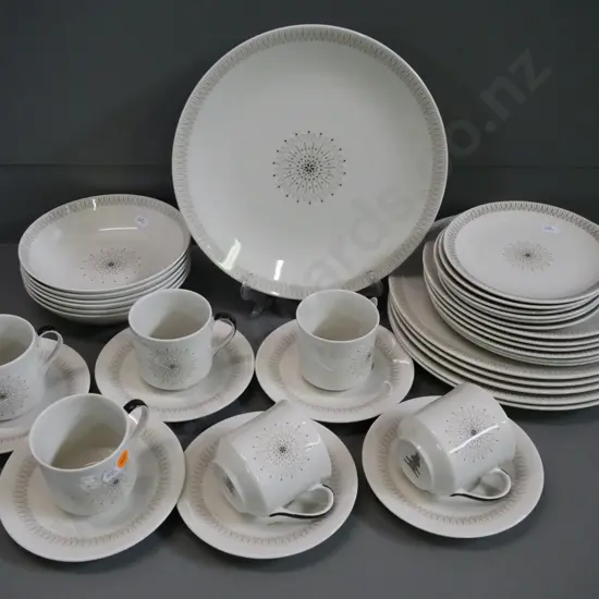 Royal Doulton Morning Star 6-place dinner set in as-new condition