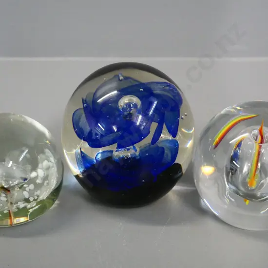 3 art glass paper weights - largest approx. H-90