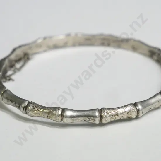 silver bracelet with safety chain stamped H&S stg sil made in NZ