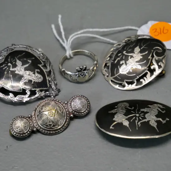 5 pieces sterling silver jewellery - 3 Indonesian brooches, Claddagh ring, another brooch