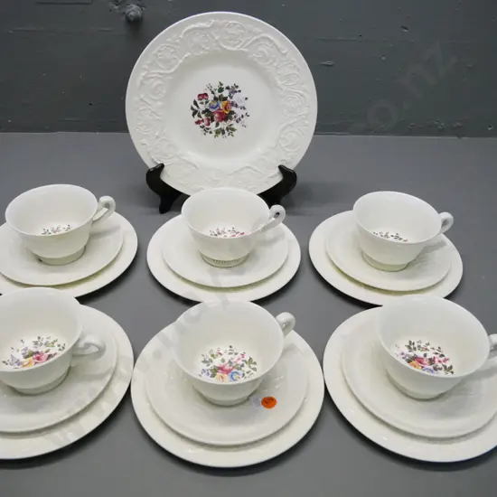 6 Wedgwood Swansea pattern trios & a cake plate