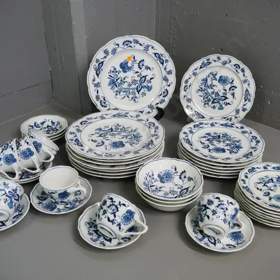assorted Blue Danube tableware - 8 dinner plates, 7 luncheon, 7 side plates, 6 cups & saucers, etc.