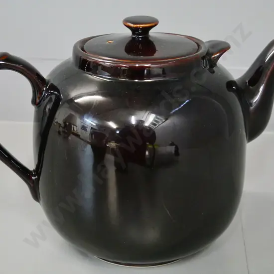 Sadler large 'brown Betty' teapot H-240 L-310
