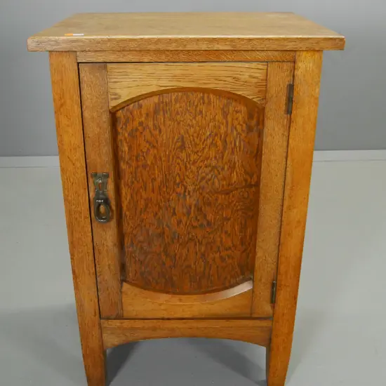 deco solid oak pot cupboard - single door with drop handle H-770 W-480 D-340