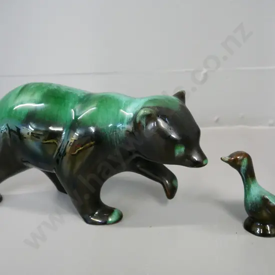2 Blue Mountain pottery figures - bear H-150 W-300 and small duck