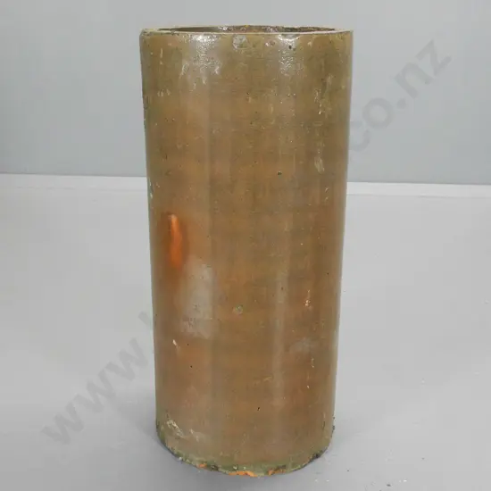 vintage salt glazed chimney pot - minor chips around rim H-600 D-280