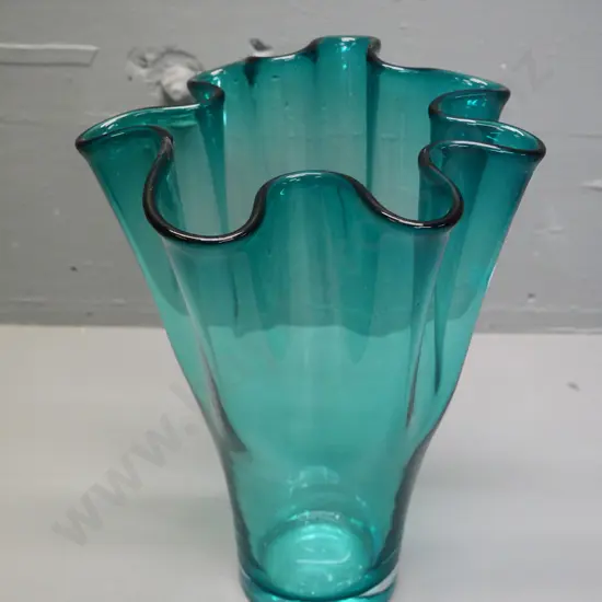 Lenox Poland large turqoise frilled art glass vase H-270 D-200 at top