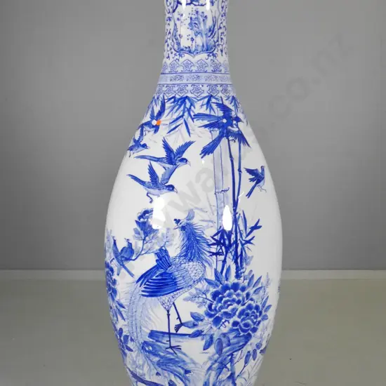 very large Chinese blue & white floor vase with bird and peony motifs, with wooden stand H-1330 Diameter 450