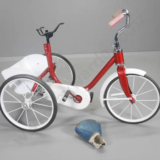 restored Triang chain trike - seat needs attaching