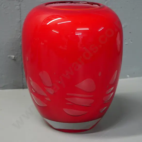 heavy art glass vase - red with clear bubble motif H-220 D-170