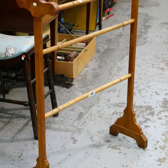 rimu colonial style towel rail H-970 W-680 D-250