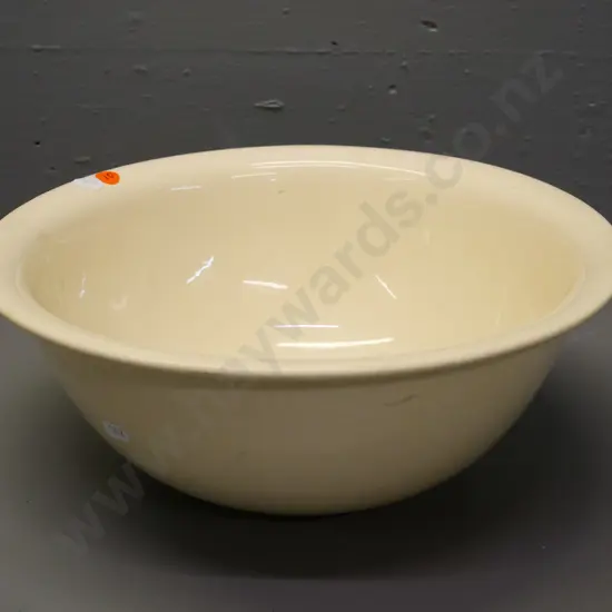 large cream colour Crown Lynn mixing bowl. Diameter 315