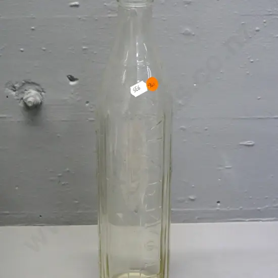 vintage Mobil clear glass quart oil bottle H-365