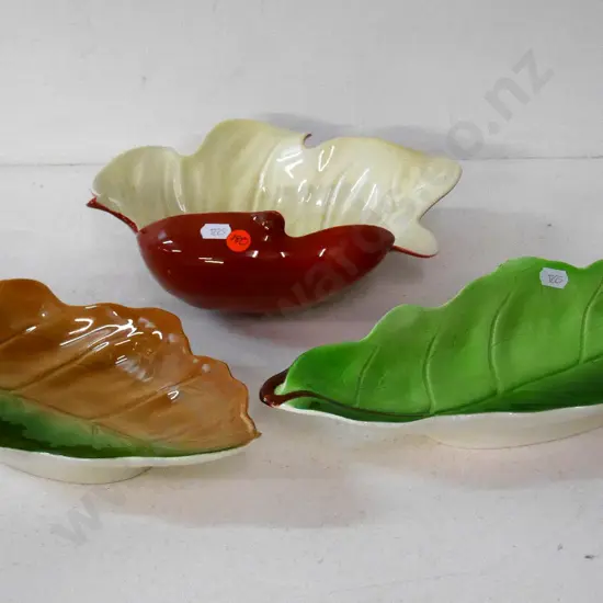 3 leaf dishes - Carlton Ware, 2x Royal Winton