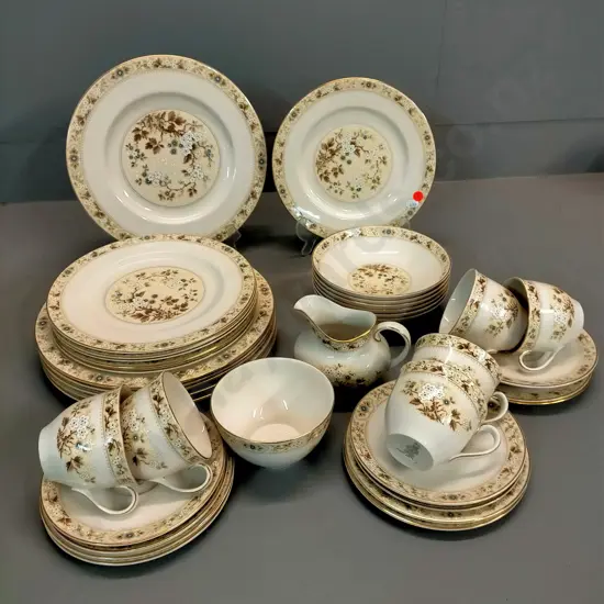 Royal Doulton Mandalay 6 place dinner set
