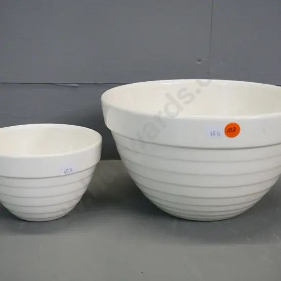 2 Crown Lynn ridged mixing bowls - larger is H-130 D-220, has some interior marks