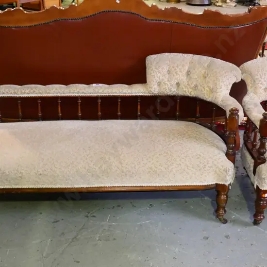 vintage spindle back chaise longue & matching tub chair, covered in embossed velvet, on casters, split to rail L1630