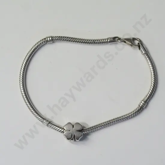 silver bracelet with flower stamped 925
