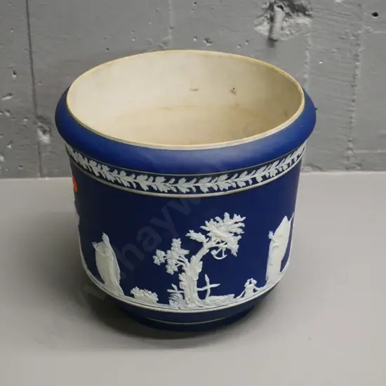 Wedgwood blue jasperware jardiniere H-200 D-230 at rim