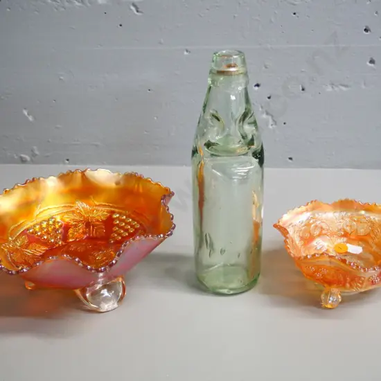 JW Dobson Barnsley marble bottle (faint impression) and 2 marigold carnival glass 3-footed bowls, larger D200