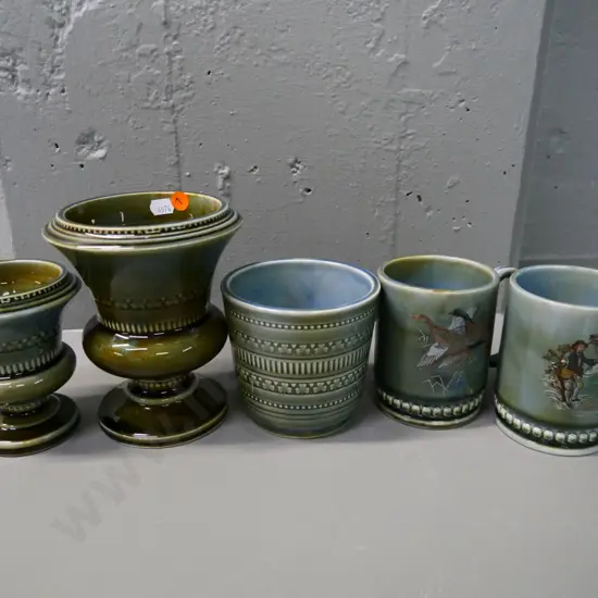5 pieces of Irish porcelain - 2 vases, taller is H-160, small pot and 2 mugs with printed designs