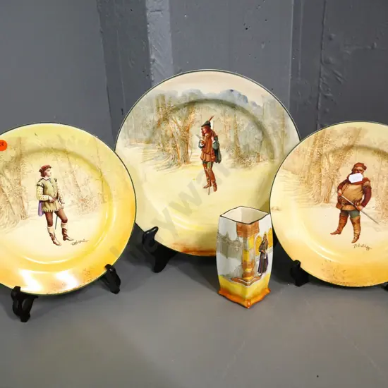 4 Royal Doulton Shakespeare ware items - Shylock vase H-120 and 3 plates, largest D-250