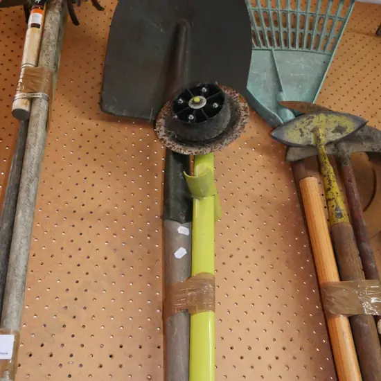 shovel, garden edger