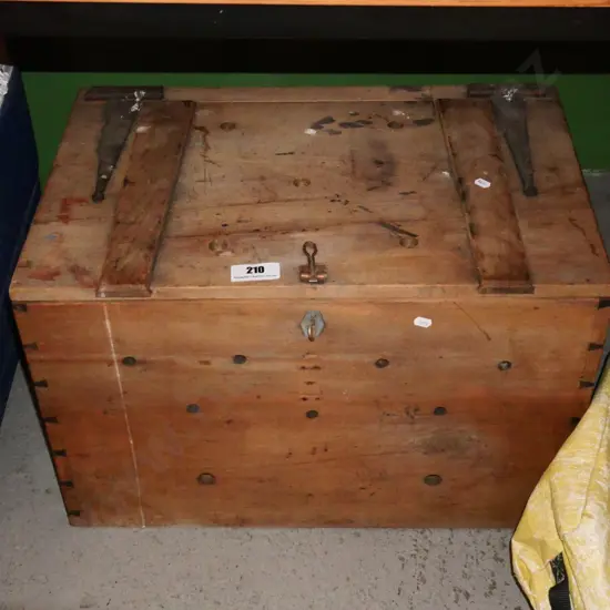 wooden chicken brood box