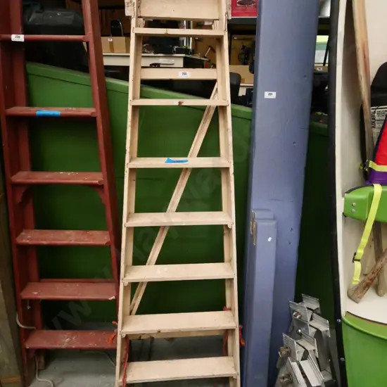 7 step wooden ladder