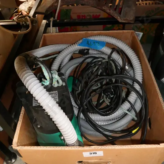 Taifu submersible pump and hose