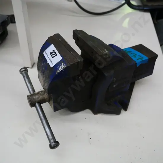 Record No. 8 engineer's vice