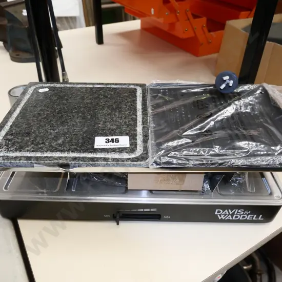 Davis and Waddle electric bbq