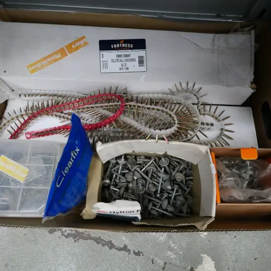 box; collated jib board screws, tech screws etc