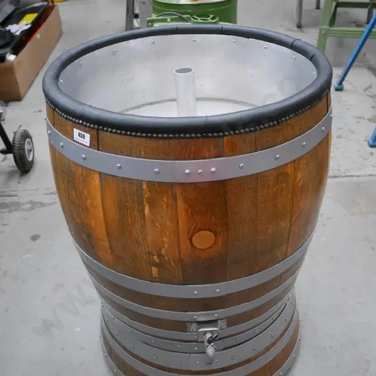 oak barrel drinks cooler with central pipe for sun umbrella and drainage tap -on casters
