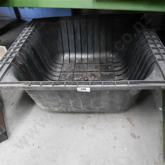 large black plastic tub H-320 W-795 D-695