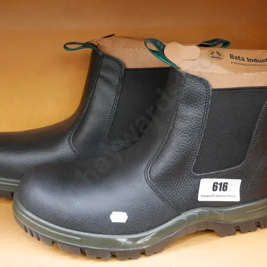 as-new Size 10 Bata steel cap boots