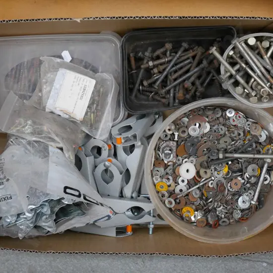 box; bolts, washers, planks, Rondo stays