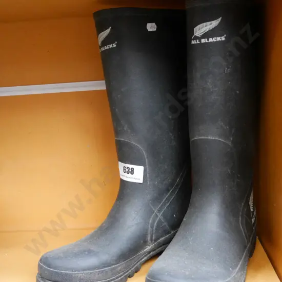 size 6 All Blacks branded gum boots