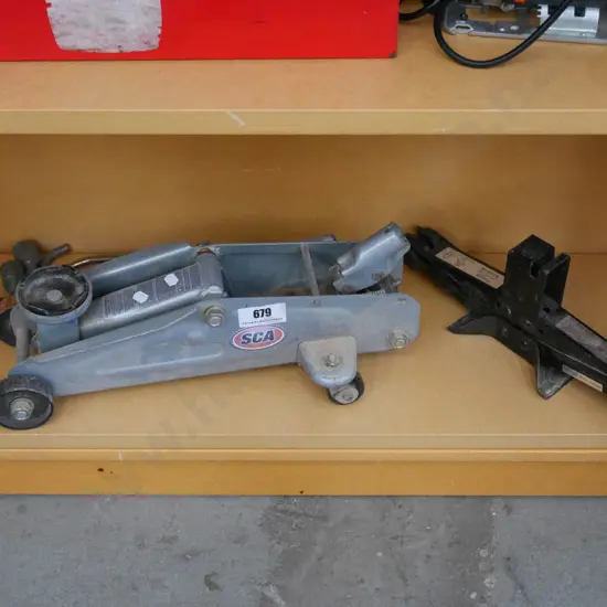 trolley jack, car jack