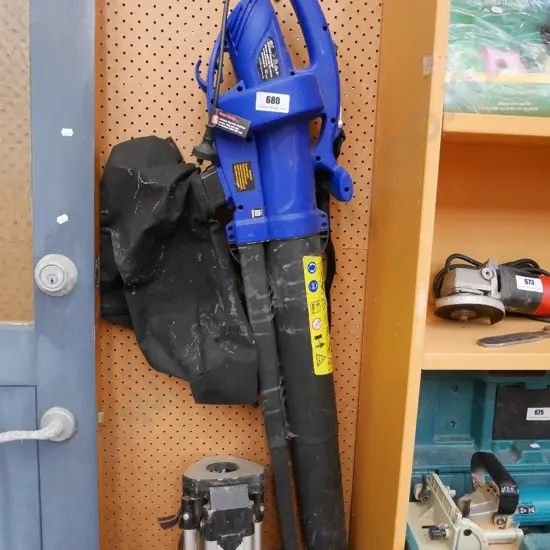 XU1 corded leaf blower