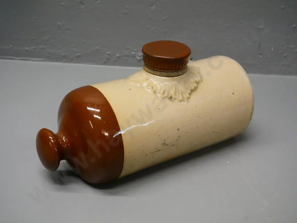 brown and cream pottery hot water bottle with stopper - no maker's mark H-130 L-260 Image 1++