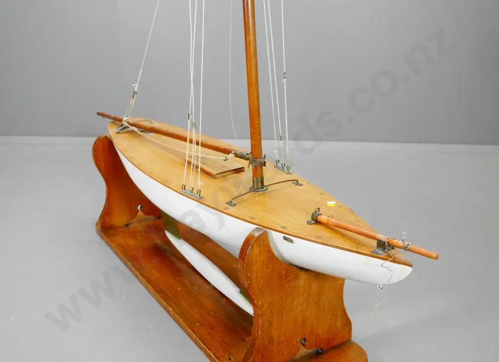 vintage large timber and brass pond yacht on stand - H-1640 L-1470 Image 1++
